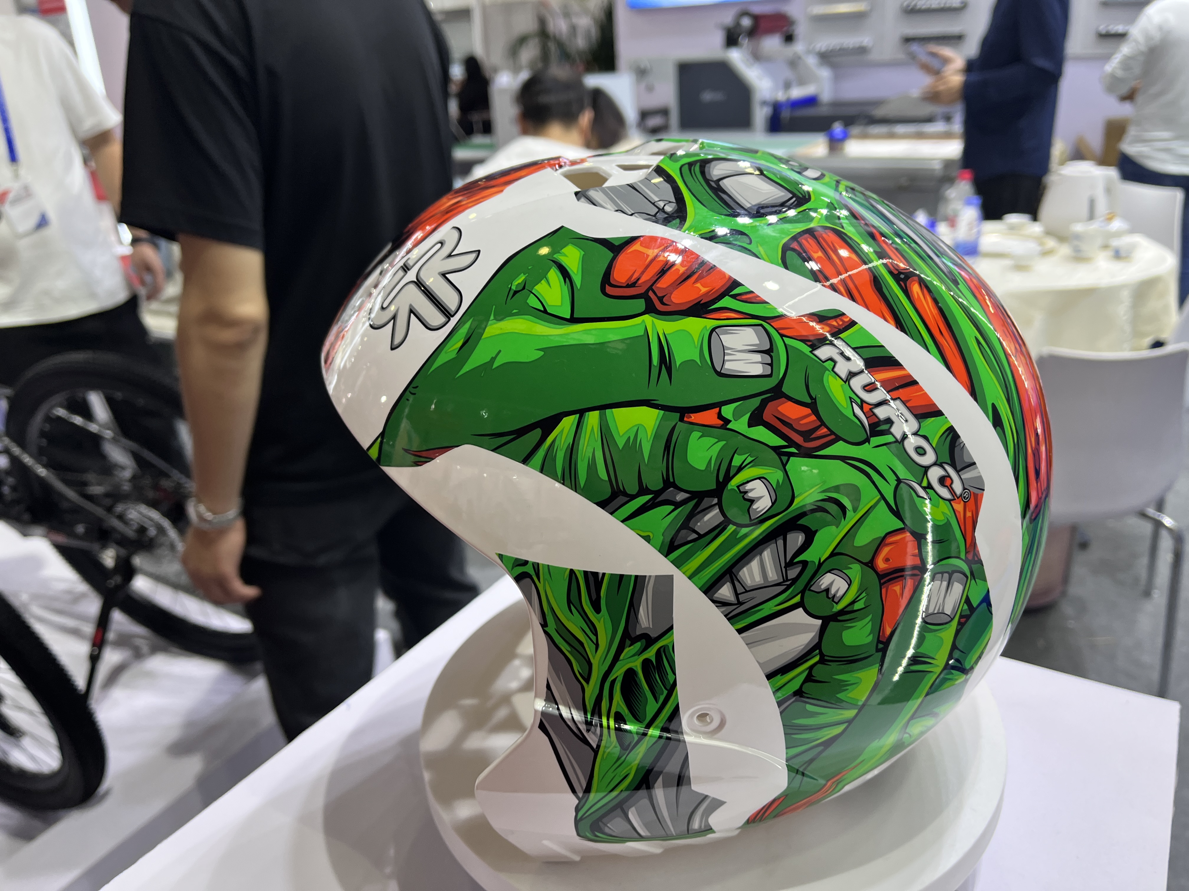 Atrament używany na hełmach